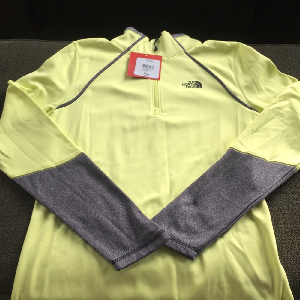 NWT North Face 1/4-ZIp Pullover!